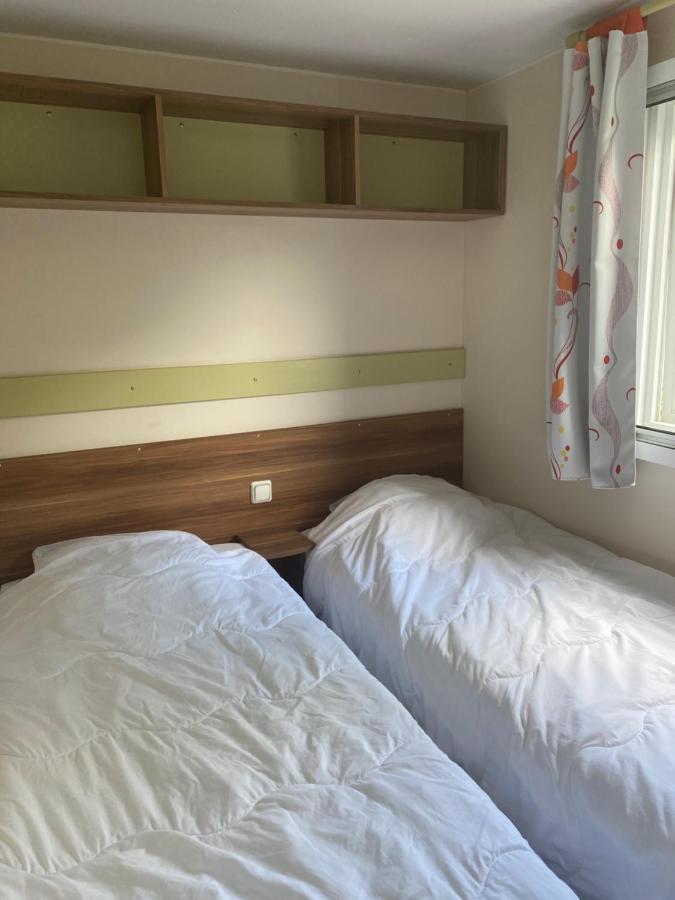 Camping De La Foret Seasonova Sillé-le-Guillaume Exteriör bild