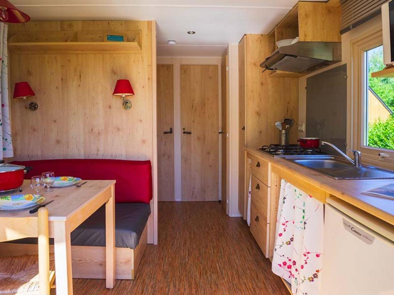 Camping De La Foret Seasonova Sillé-le-Guillaume Exteriör bild